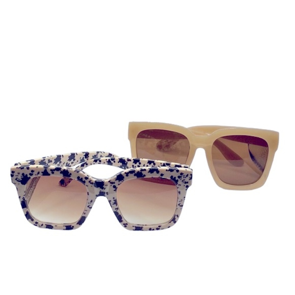 2 Pairs of Oversized Plastic Frame Sunglasses